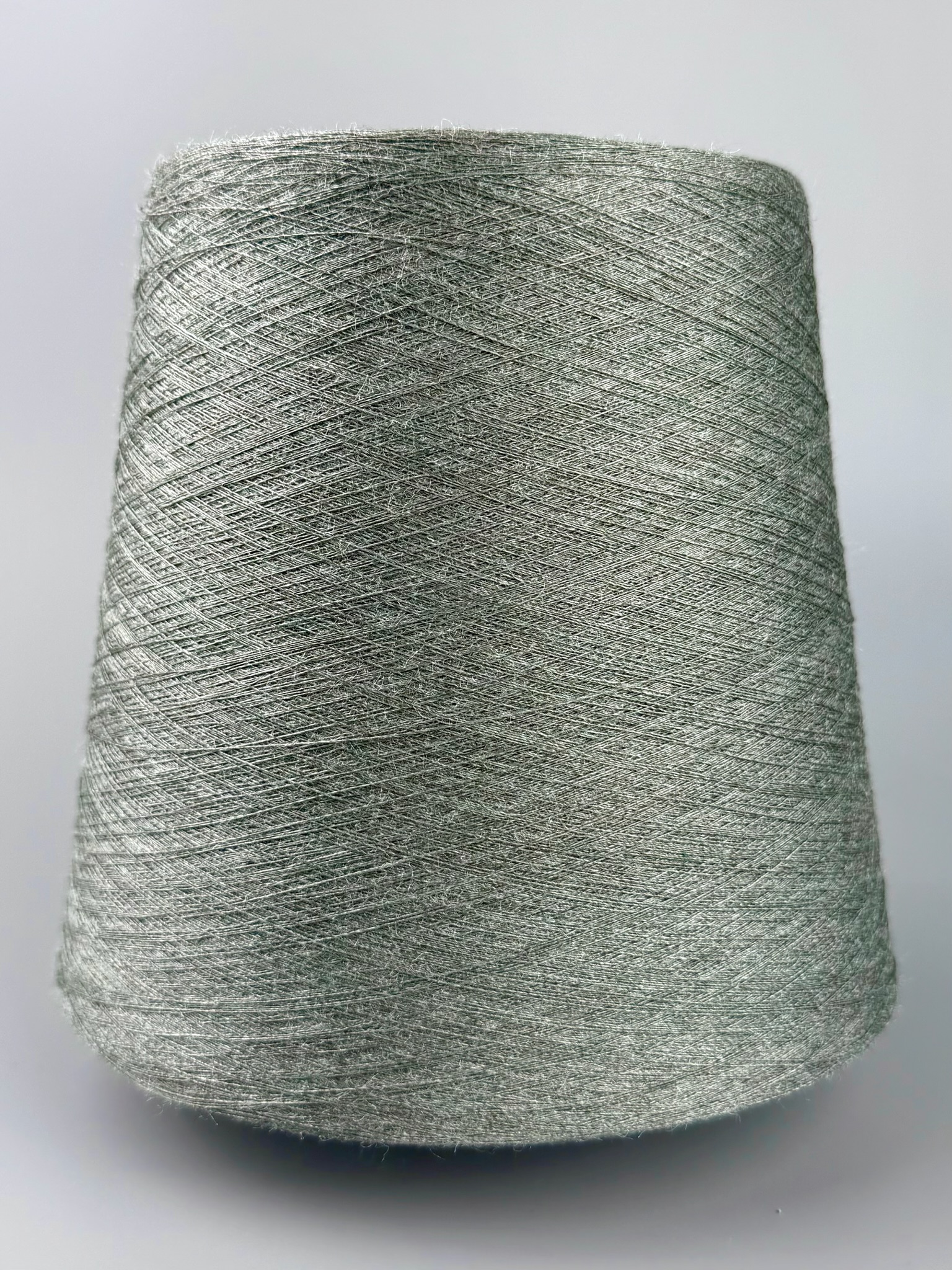 FBSilk – Filati Buratti Art. G3622 3200 m / 100 g – Fil 100% soie tussah col. Vert sauge 41785 photo 2